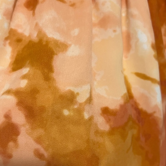 Ann Taylor Factory pleated, tie-dye, belted mid rise short. Size 0. - Picture 11 of 16